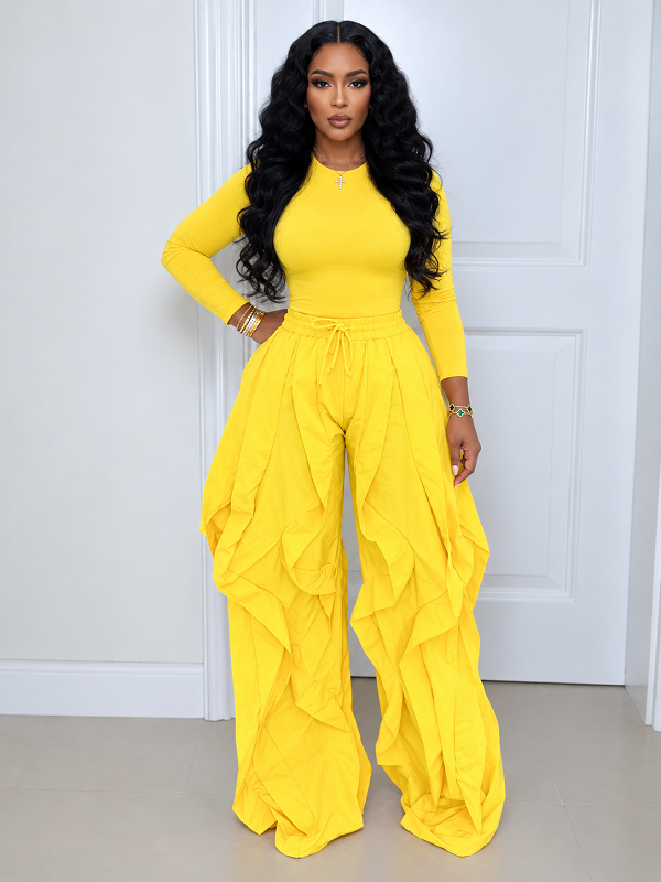Solid Tee & Frilled Pants Set